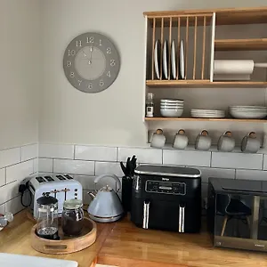 Apartment Cosy Countryside Near With Free Parking, Bath